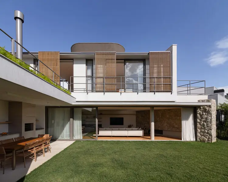 Sustentabilidade e economia: casas brasileiras que usam energia solar 6 GAZETA MERCANTIL Sustentabilidade E Economia: Casas Brasileiras Que Usam Energia Solar - Imagem 8 De 14