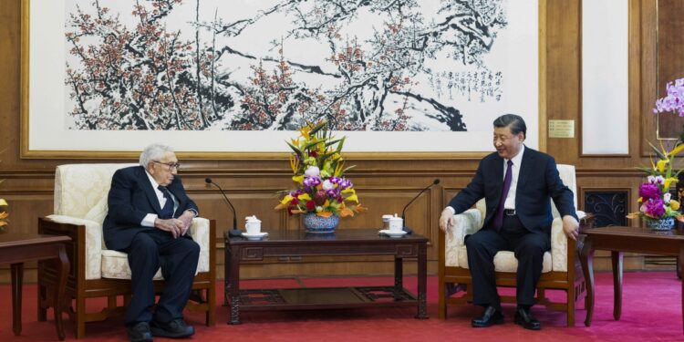 Xi Jinping E Henry Kissinger Trocam Afagos Em Visita Do Ex-Secretário De Estado Dos Eua À China | Mundo