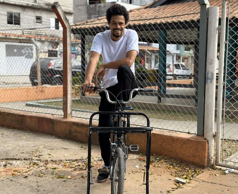 Everton Silva é educador ambiental e está à frente da Cicloll Everton Silva É Educador Ambiental E Está À Frente Da Cicloll