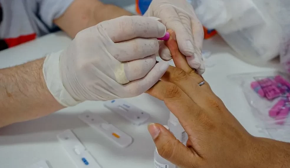 Exames em Farmacias - Gazeta Mercantil