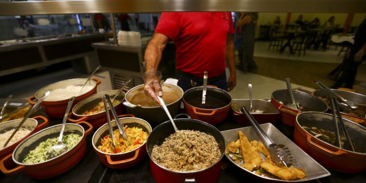 Alimentação Fora De Casa - Gazeta Mercantil