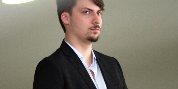 Jair Renan anuncia pré-candidatura a deputado federal por Santa Catarina 1 GAZETA MERCANTIL Jair Renan Anuncia Pré-Candidatura A Deputado Federal Por Santa Catarina - Gazeta Mercantil - Política