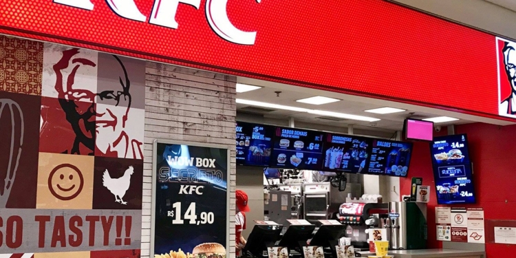 Yum! Brands (YUM) lucra US$ 853 milhões, mas surto no Taco Bell ameaça crescimento 1 GAZETA MERCANTIL Kfc - Gazeta Mercantil