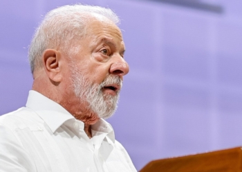 Lula Comemora Credibilidade No Congressò - Gazeta Mercantil