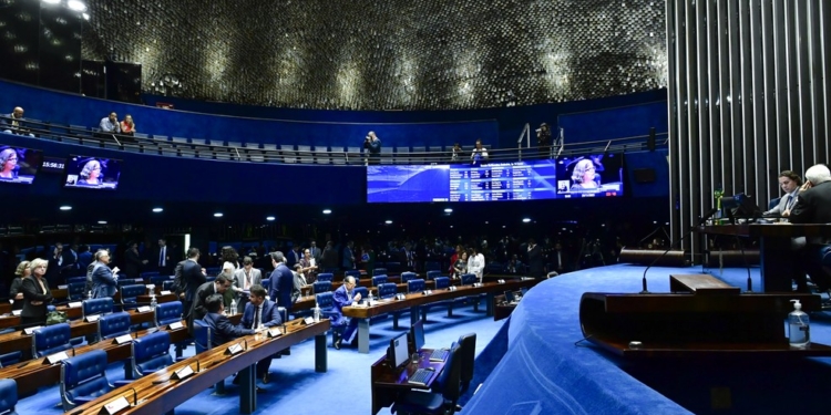 Ccj Aprova Pec Que Impede Participacao De Militares Da Ativa Gazeta Mercantil