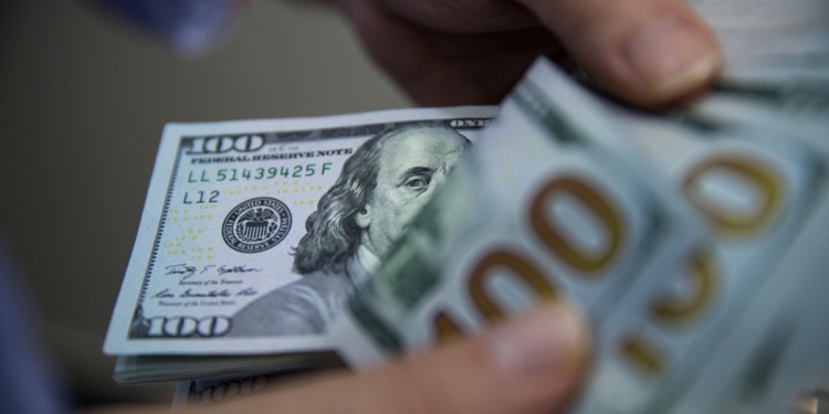 Dólar À Vista Inicia Sessão Em Leve Queda, Em Linha Com Exterior | Finanças