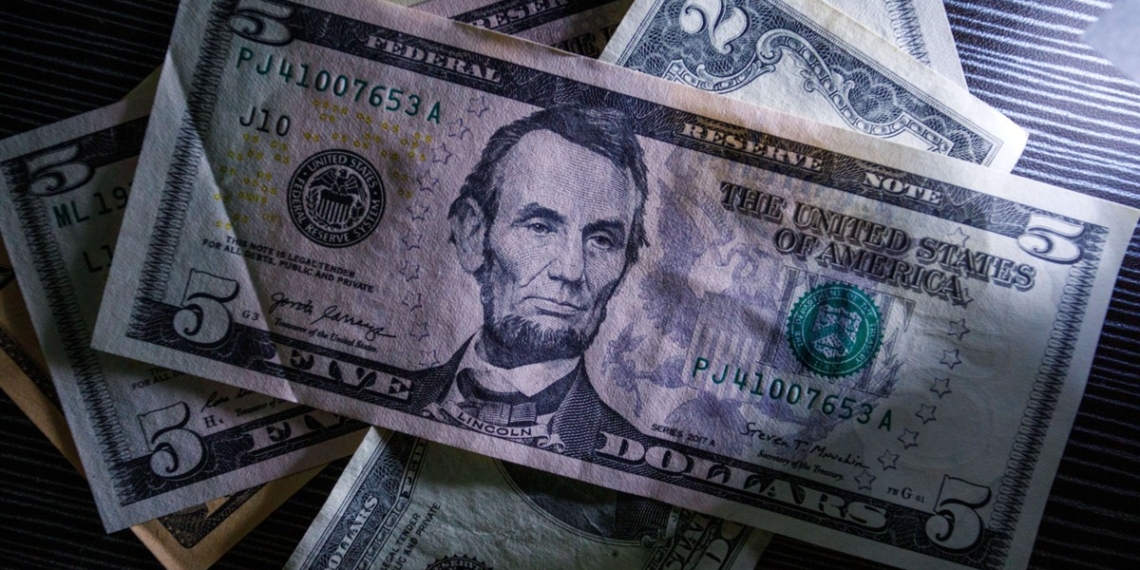 Dólar Inicia Sessão Em Queda Ante O Real, Na Contramão Do Exterior | Finanças