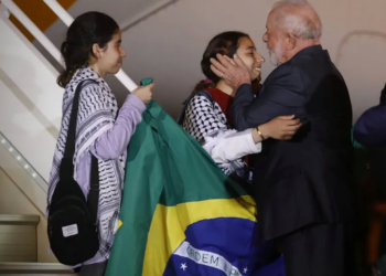 Lula Recebe Brasileiros Da Palestina - Gazeta Mercantil