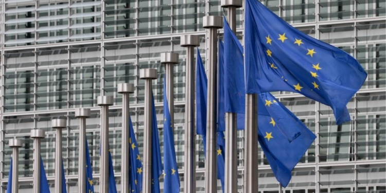 Parlamento Europeu Aprova Lei Que Busca Reduzir Lixo Gerado Por Gazeta Mercantil