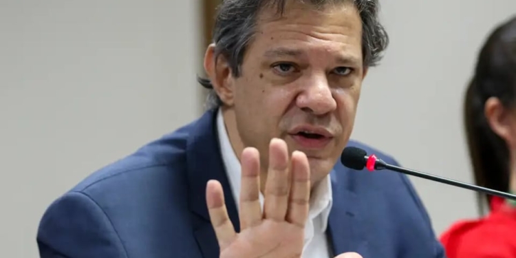 Rodrigo Oliveira na Crusoé: A matemágica na economia