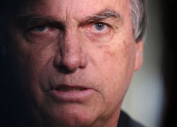 Pf Fecha Cerco A Bolsonaro - Gazeta Mercantil