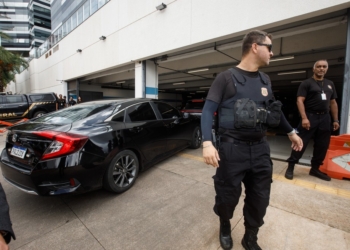 Movimentação Em Frente À Sede Da Pf, Em Brasília — Foto: Brenno Carvalho / Agência O Globo.