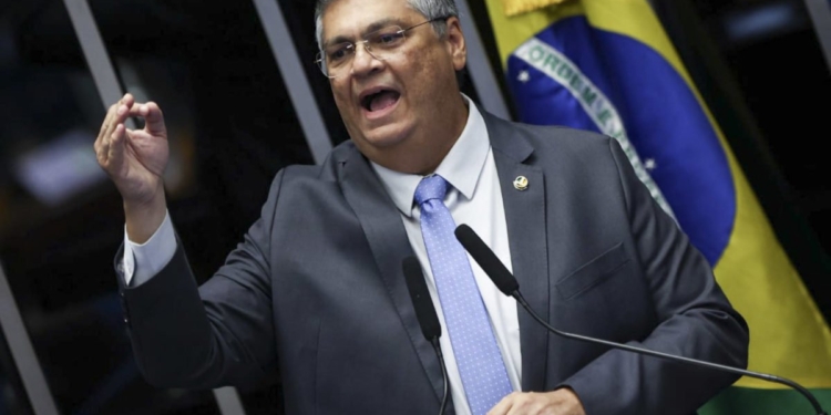 Em ultimo discurso no Senado Dino fala em fortalecimento da GAZETA MERCANTIL