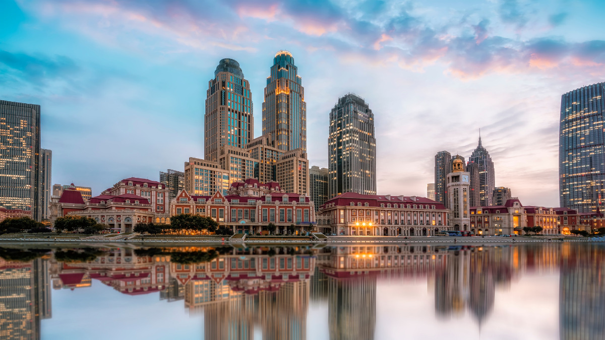 Maiores prédios do mundo - Já em nono lugar vem o Tianjin CTF Finance Center, também na China (Foto: Banco de Imagens)