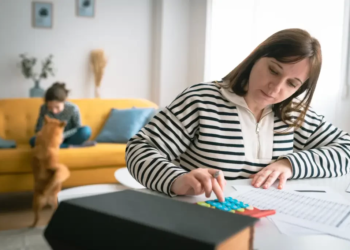 Mulheres Endividadas - Gazeta Mercantil