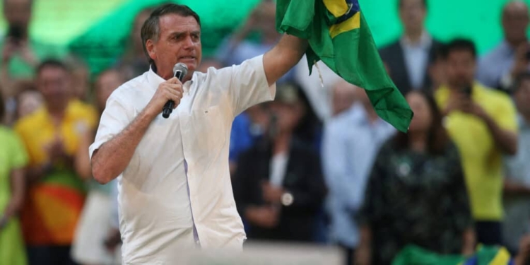 Bolsonaro E Multidao Marcam Manifestacao Politica Em Copacabana Gazeta Mercantil