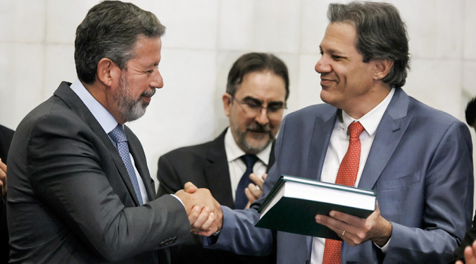 Apesar De Tensao Com Parlamentares Haddad Elogia Congresso Apos Agencia Gazeta Mercantil