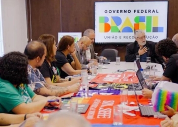 Greve Dos Professores Federais - Gazeta Mercantil