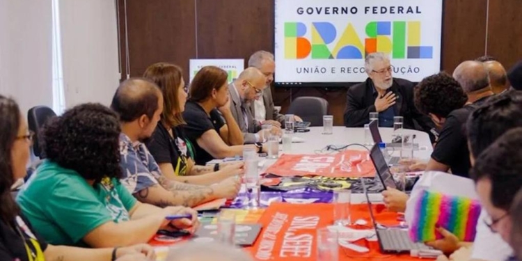 Greve Dos Professores Federais - Gazeta Mercantil