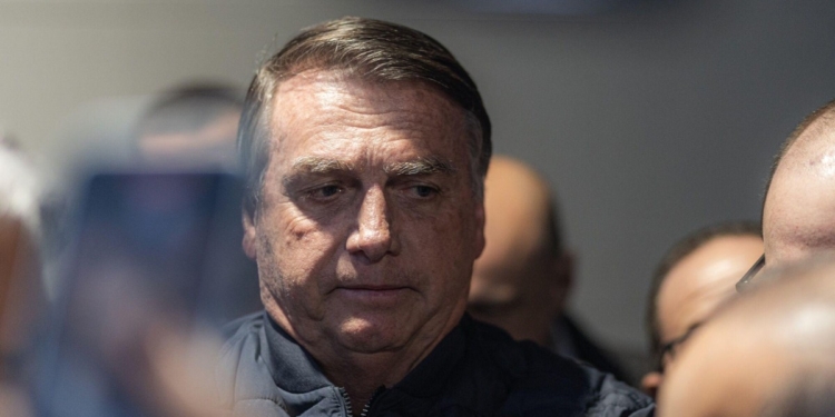 Bolsonaro Indiciado Por Desvio Acima De 25 Milhões - Gazeta Mercantil