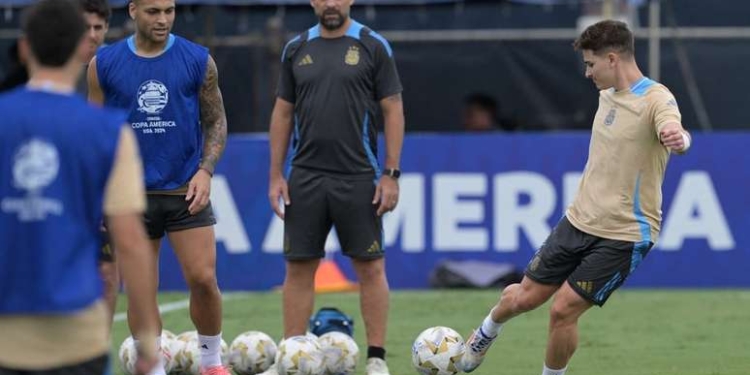 Campeao Do Mundo E Da Copa America Com A Argentina Gazeta Mercantil