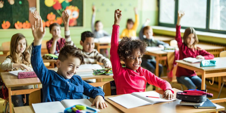 Diferenca Escolas Brasil Estados Unidos - Gazeta Mercantil