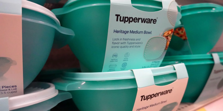 Tupperware Planeja Pedir Falencia Dizem Fontes Acoes Caem Mais De.webp Scaled Gazeta Mercantil