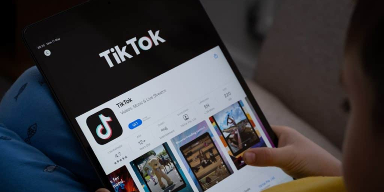 Tiktok Processado Por Danos À Saúde Mental - Gazeta Mercantil