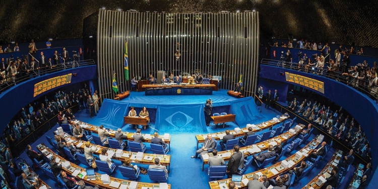 Câmara Dos Deputados - Anistia - Gazeta Mercantil