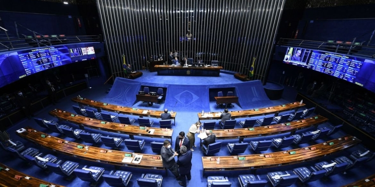 Câmara Dos Deputados - Gazeta Mercantil