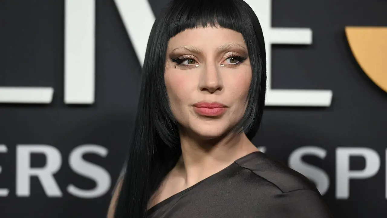 Lady Gaga: Saiba tudo sobre a cantora! 2 GAZETA MERCANTIL Lady Gaga - Gazeta Mercantil