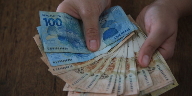 Pagamento De Salários Durante O Carnaval - Gazeta Mercantil