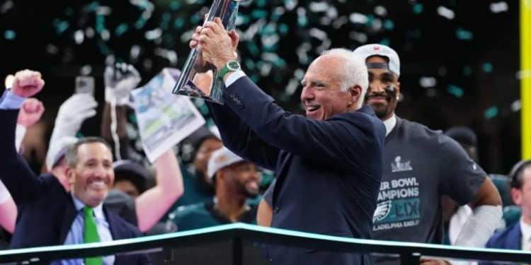 Philadelphia Eagles - - Gazeta Mercantil
