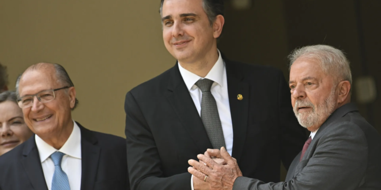 Lula Sinaliza Apoio A Rodrigo Pacheco Para Disputar O Governo De Minas Gerais Em 2026 - Gazeta Mercantil