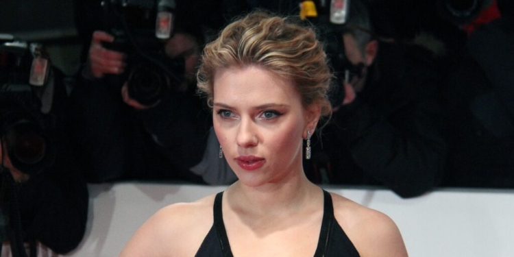 Scarlett Johansson - Gazeta Mercantil