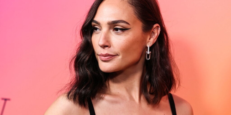 Israel Gal Gadot - Gazeta Mercantil - Gente
