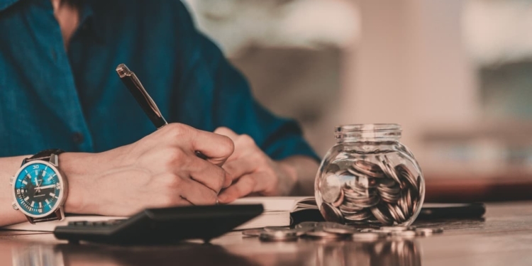 Classe média no Brasil cresce e domina pela 1ª vez em 10 anos; descubra o impacto 1 GAZETA MERCANTIL Classe Média No Brasil - Gazeta Mercantil