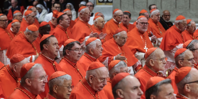 Conclave 2025: Cardeal condenado por fraude desiste da disputa e encerra polêmica na Igreja Católica 1 GAZETA MERCANTIL Conclave 2025 - Gazeta Mercantil - Mundo