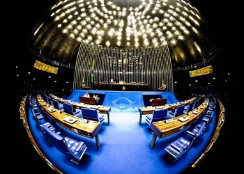 Redução De Penas 8 De Janeiro - Gazeta Mercantil - Política