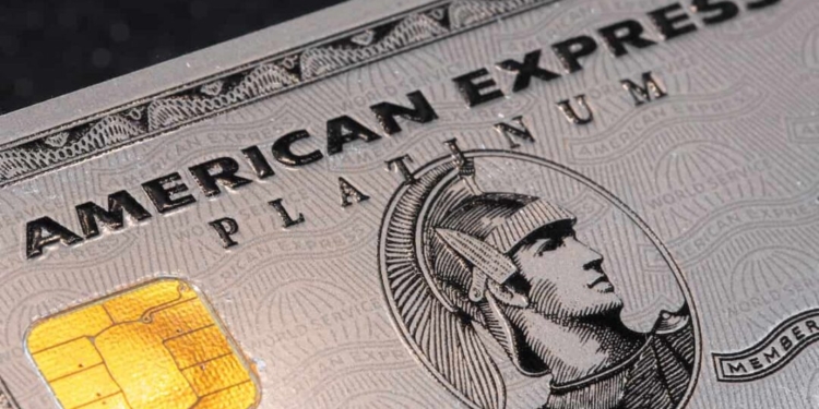American Express (AXP) lucra US$ 3,1 bi e gastos no cartão chegam a US$ 455,8 bi 1 GAZETA MERCANTIL Amex - Gazeta Mercantil