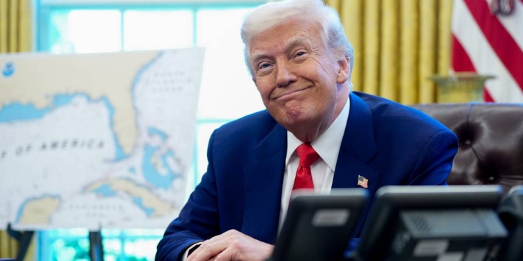 Popularidade De Donald Trump Cai - Gazeta Mercantil