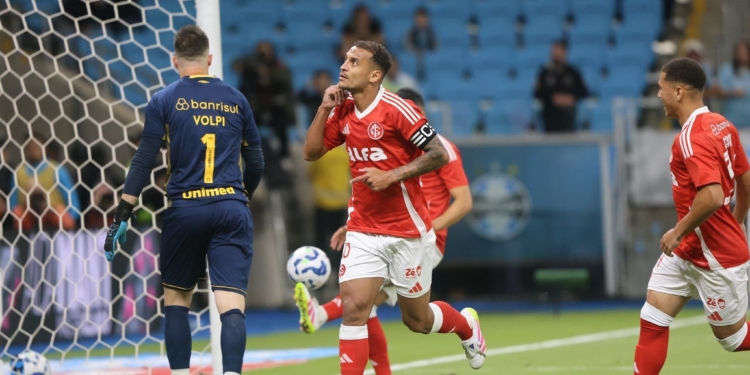 Internacional x Grêmio: vitória no Gre-Nal 449 reforça maturidade e estratégia do Inter 1 GAZETA MERCANTIL Internacional X Grêmio: Vitória No Gre-Nal 449 Reforça Maturidade E Estratégia Do Inter - Gazeta Mercantil