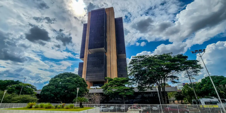 Boletim Focus Aponta Alta Na Previsão Do Pib E Queda Na Inflação Para 2025 Gazeta Mercantil - Jornal De Economia