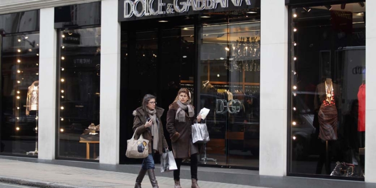 Dolce &Amp; Gabbana Nomeia Ex-Executivo Da Gucci E Acelera Reestruturação Em Meio À Crise Do Luxo - Gazeta Mercantil