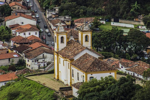 10 destinos românticos em Minas para curtir no Dia dos Namorados 1 GAZETA MERCANTIL Viagens Românticas dia dos namorados Ouro Preto Minas Gerais