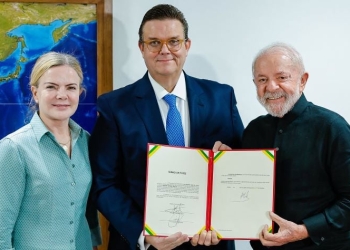 Wolney Queiroz No Ministério Da Previdência - Gazeta Mecantil