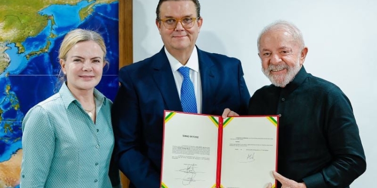 Wolney Queiroz No Ministério Da Previdência - Gazeta Mecantil