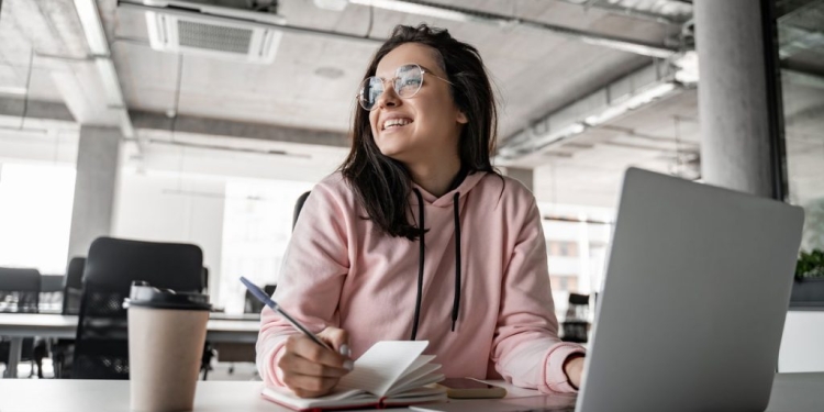 Profissões Tendência Até 2030: Veja As Carreiras Com Salários Acima De R$ 8.000 E Alta Demanda Gazeta Mercantil - Trabalho