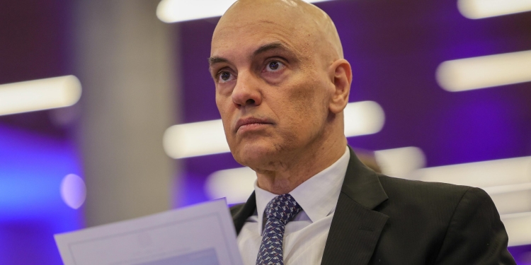 Aumento Do Iof: Moraes Suspende Decretos E Trava Disputa Entre Governo E Congresso Gazeta Mercantil - Política