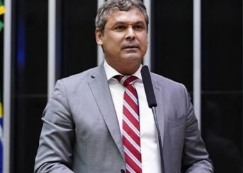 Tarifa De 50% De Trump: Congresso Nacional Isola Pl E Defende Soberania Brasileira Gazeta Mercantil - Política